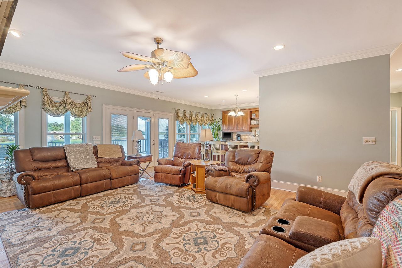 2039 Lake Marion Shores Road Photo 11