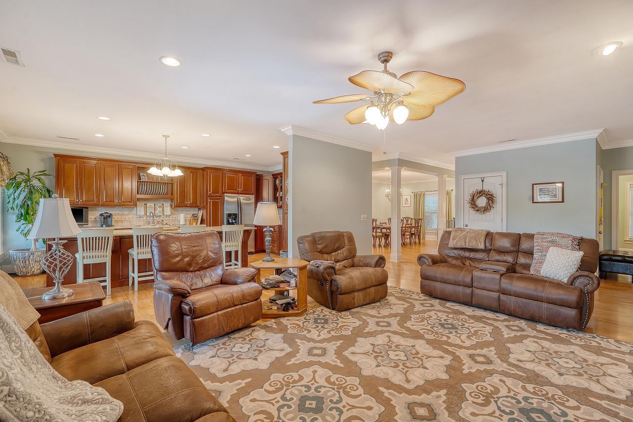 2039 Lake Marion Shores Road Photo 12