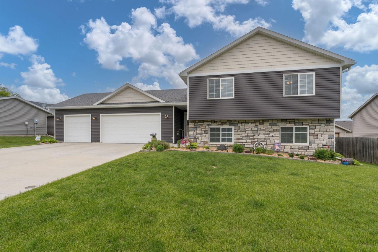 641 Beverly Street, Wanamingo, MN 55983 Main Photo