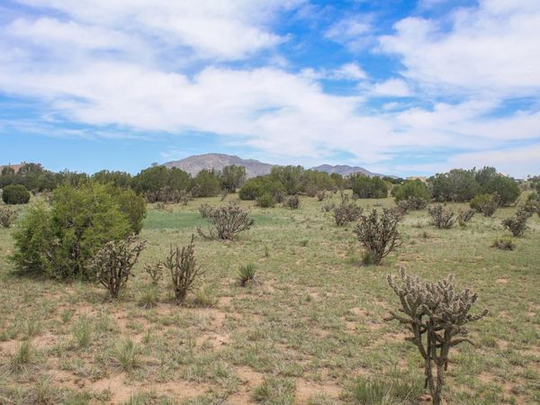 19 Neighborly Way, Edgewood, NM 87015