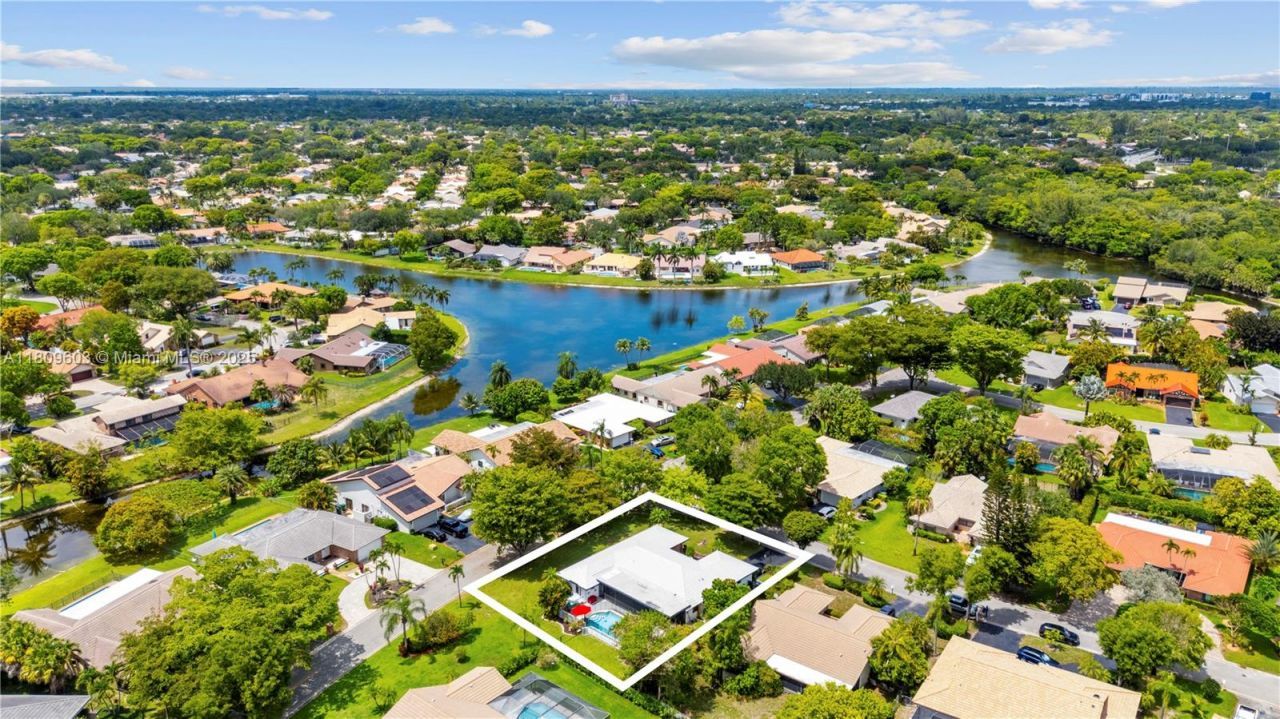 988 NW 110th Ave, Coral Springs, FL 33071 Photo