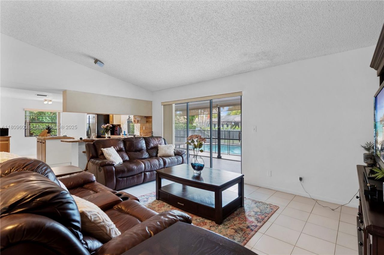 988 NW 110th Ave, Coral Springs, FL 33071 Photo