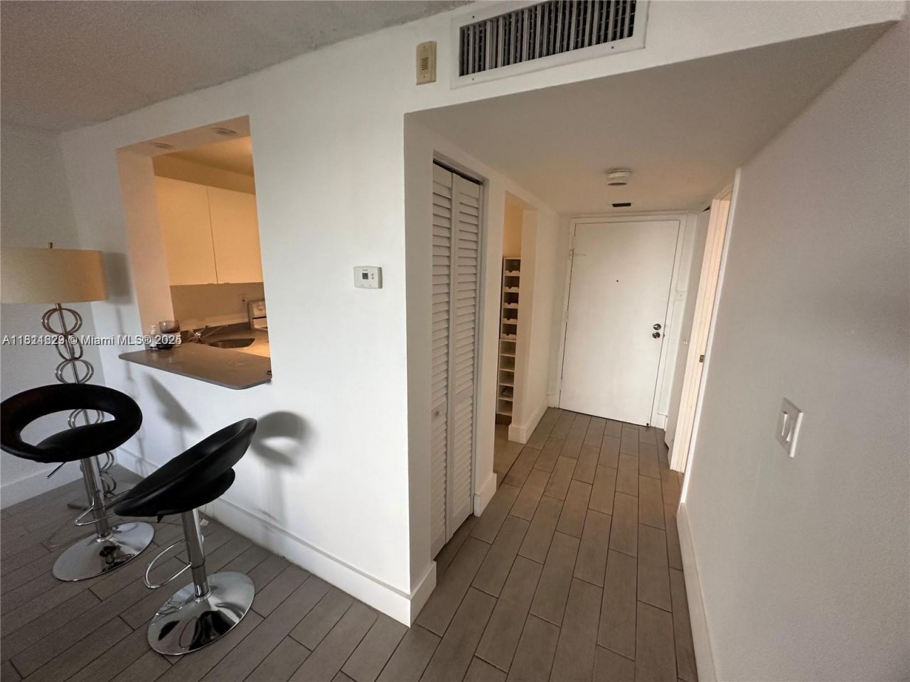 486 NW 165th St Rd, Unit B-303, Miami, FL 33169 Photo