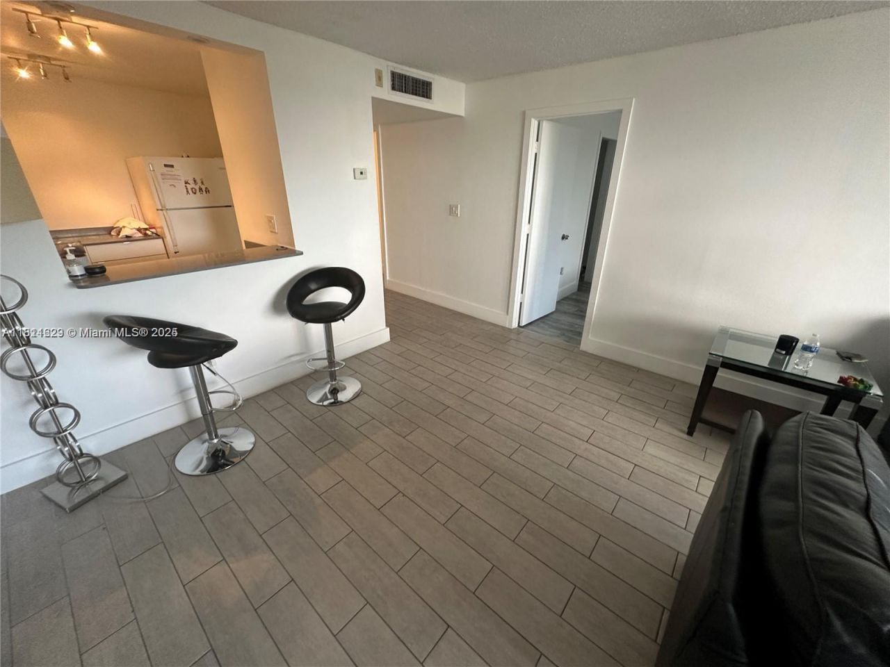 486 NW 165th St Rd, Unit B-303, Miami, FL 33169 Photo