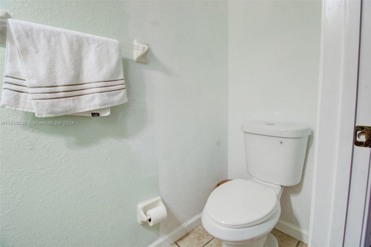 8832 S Isles Cir, Tamarac, FL 33321 Photo