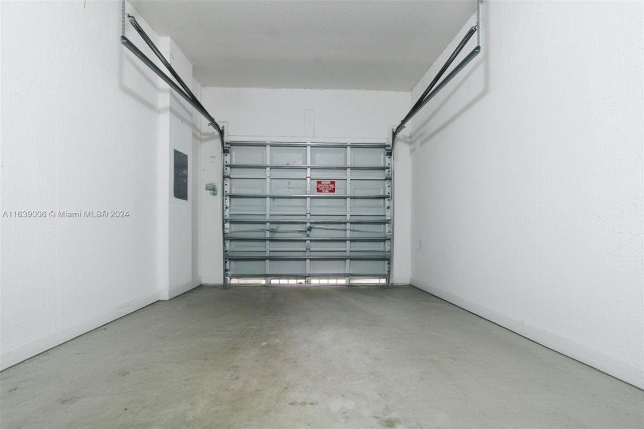 8832 S Isles Cir, Tamarac, FL 33321 Photo