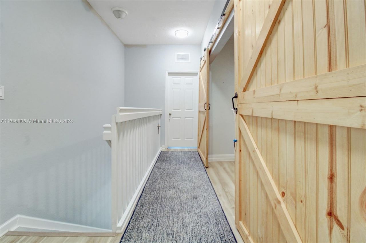 8832 S Isles Cir, Tamarac, FL 33321 Photo