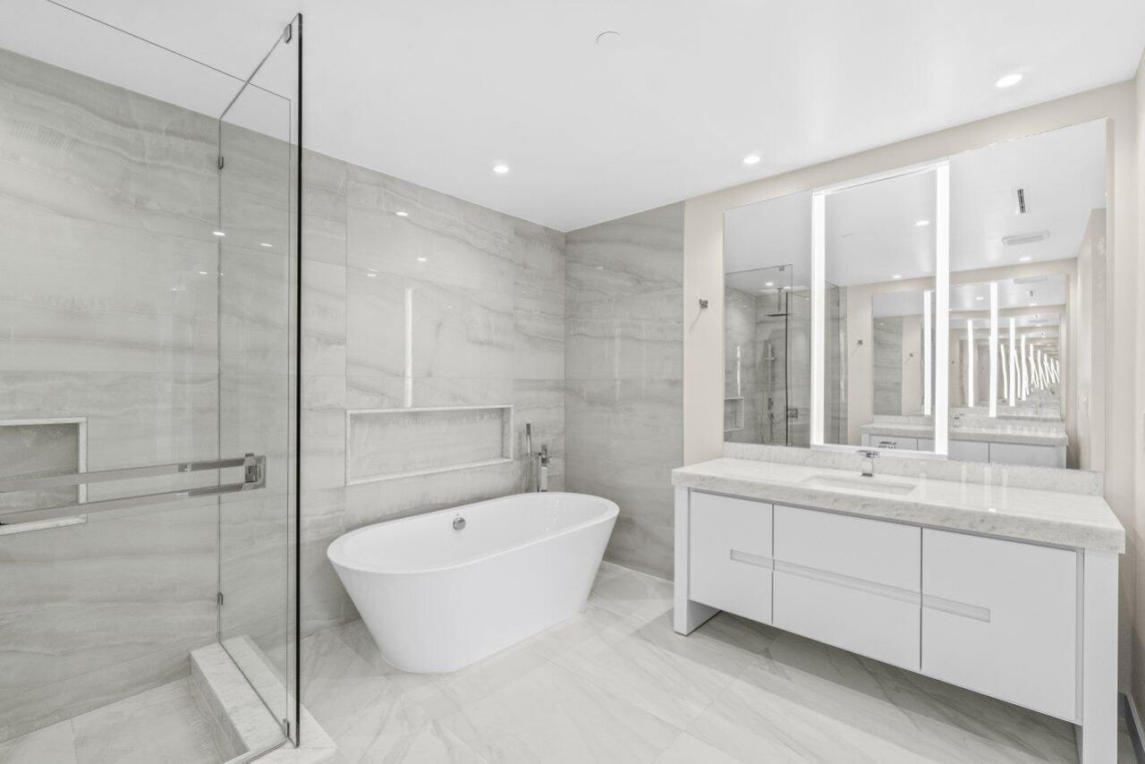 220 SE Mizner Boulevard, Unit 409, Boca Raton, FL 33432 Photo