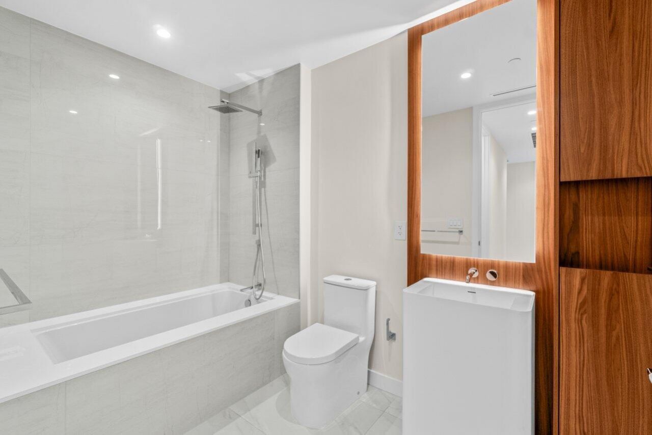 220 SE Mizner Boulevard, Unit 409, Boca Raton, FL 33432 Photo