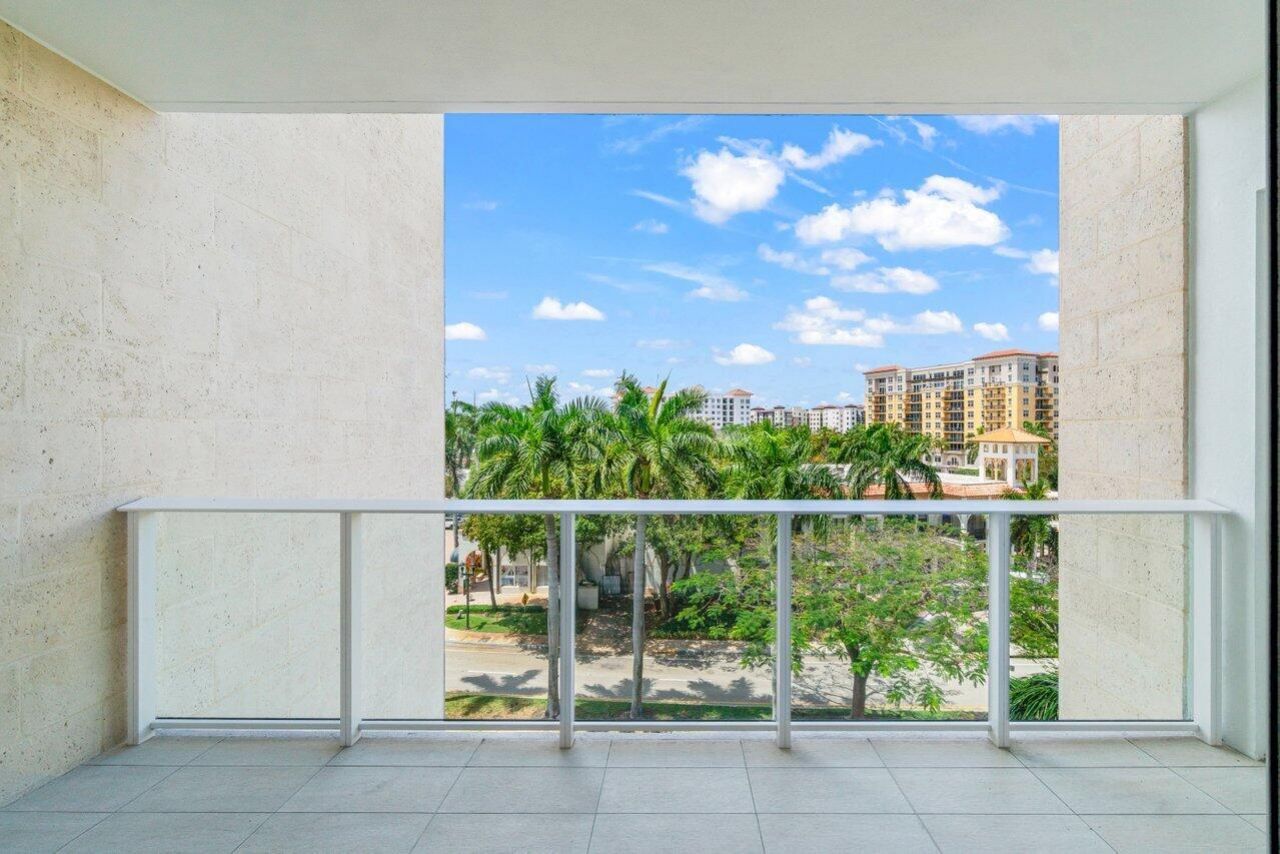 220 SE Mizner Boulevard, Unit 409, Boca Raton, FL 33432 Photo