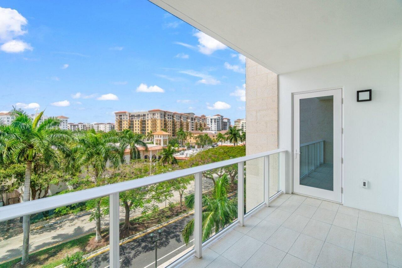 220 SE Mizner Boulevard, Unit 409, Boca Raton, FL 33432 Photo