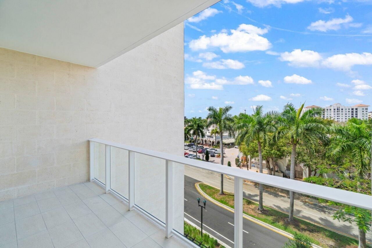 220 SE Mizner Boulevard, Unit 409, Boca Raton, FL 33432 Photo