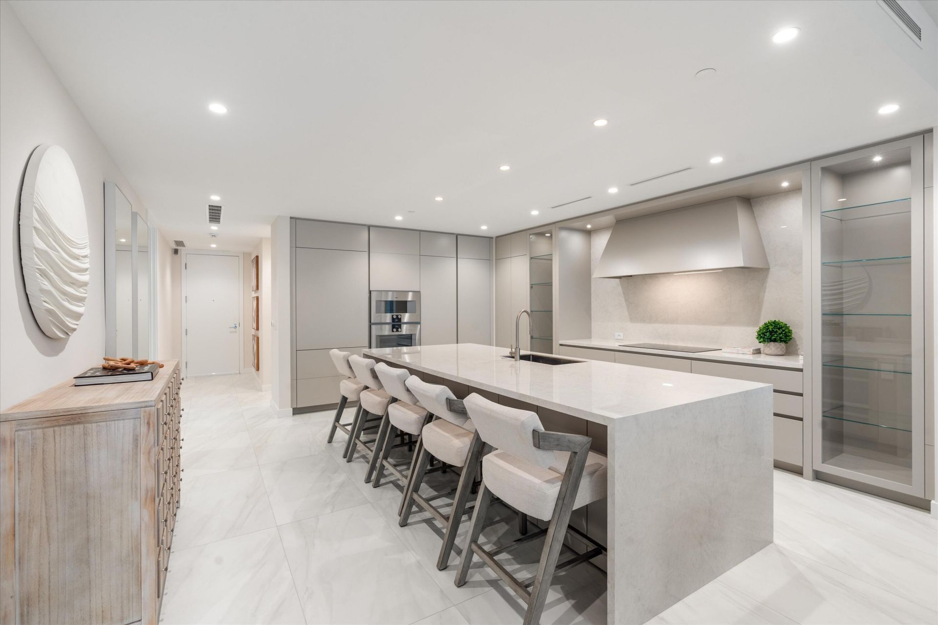 220 SE Mizner Boulevard, Unit 409, Boca Raton, FL 33432 Photo