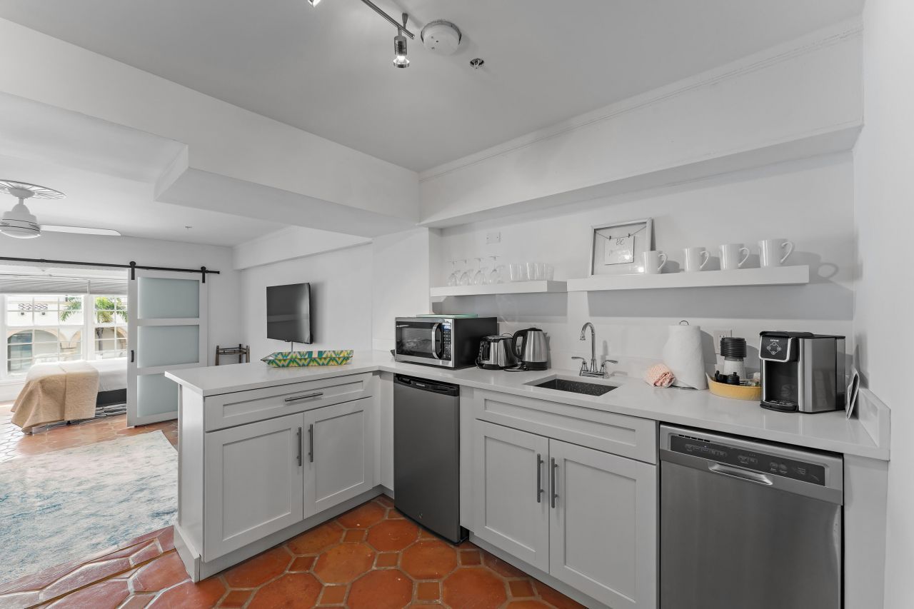 235 Sunrise Avenue, Unit 1107 & 110, Palm Beach, FL 33480 Photo