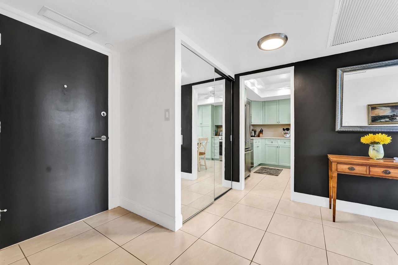 3180 S Ocean Drive, Unit 316, Hallandale Beach, FL 33009 Photo