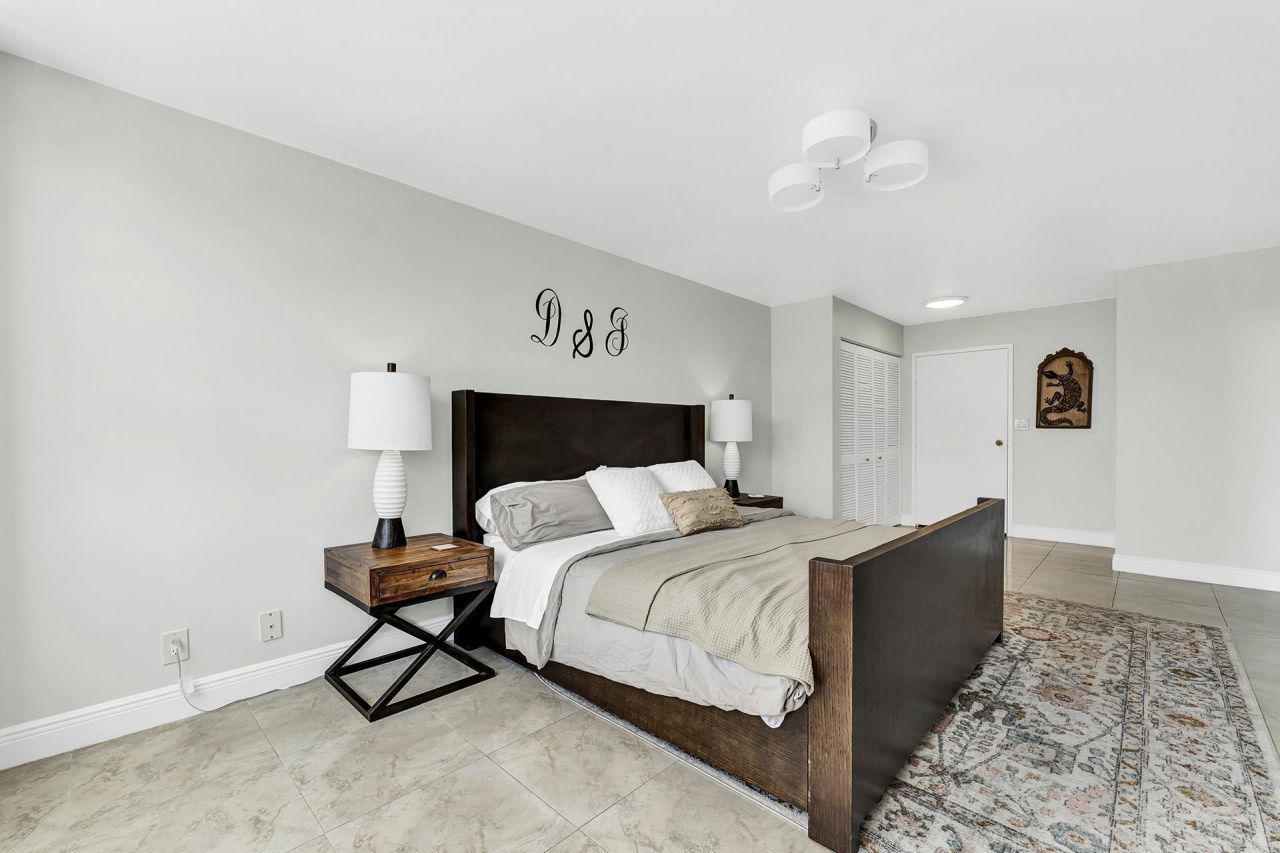 3180 S Ocean Drive, Unit 316, Hallandale Beach, FL 33009 Photo