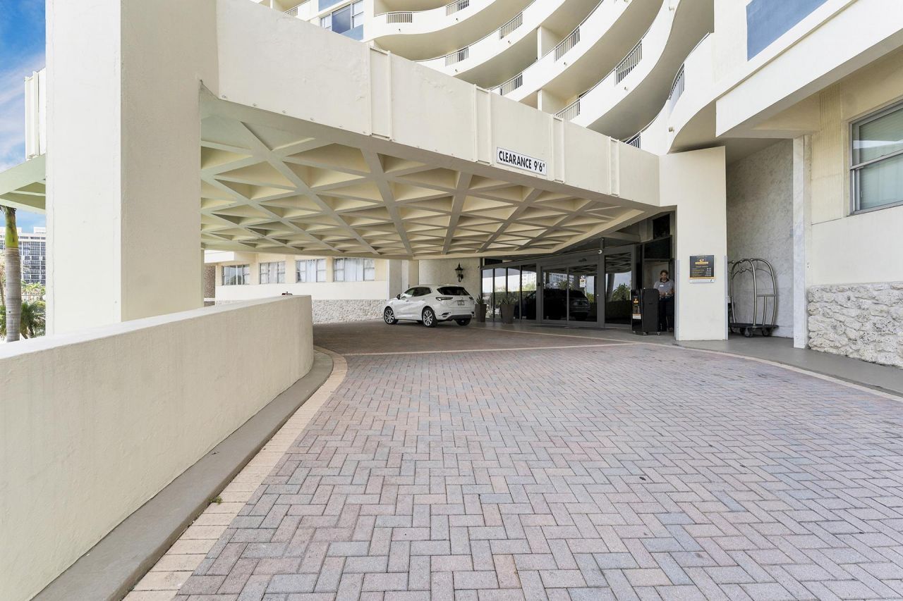 3180 S Ocean Drive, Unit 316, Hallandale Beach, FL 33009 Photo