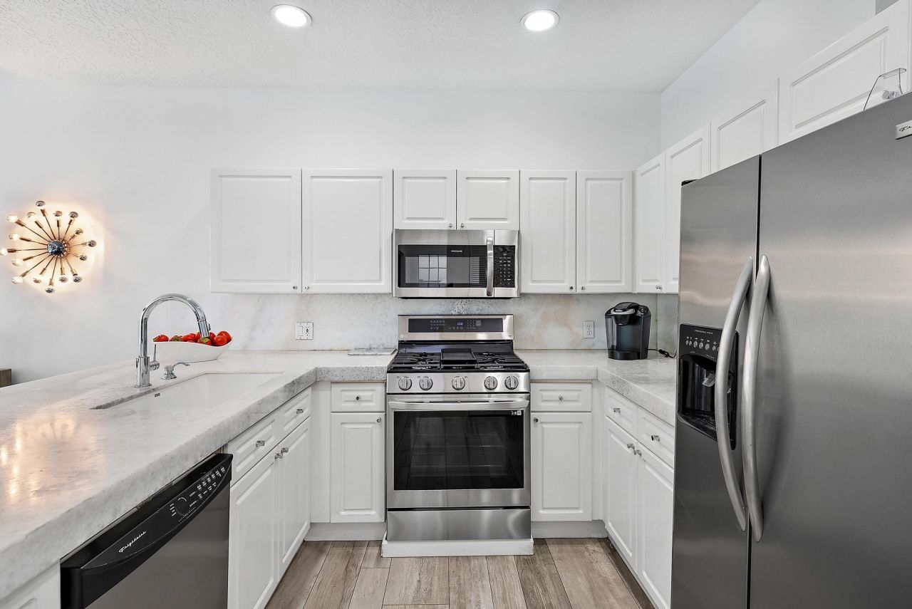 8208 Heritage Club Drive, West Palm Beach, FL 33412 Photo