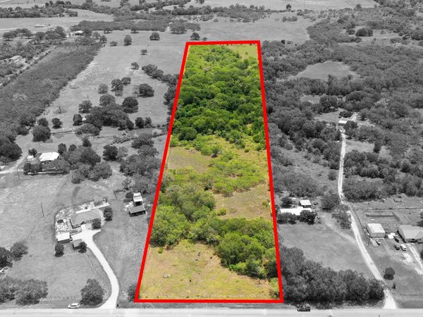 699 McKnight, Seguin, TX 78155