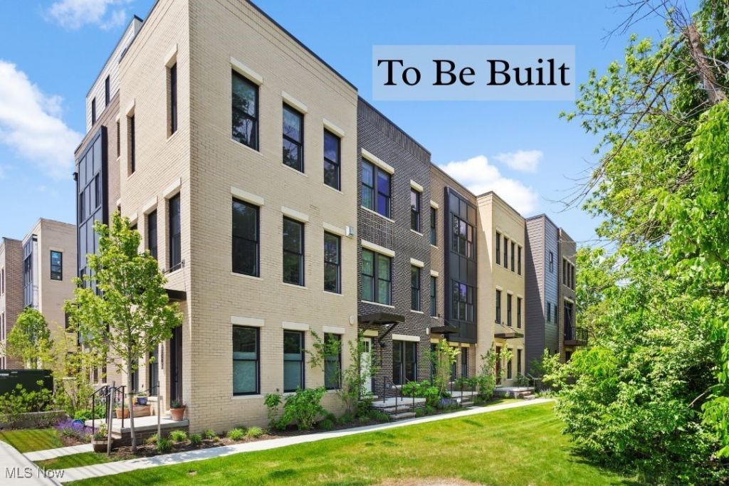 11225 N Park Place, Cleveland, OH 44104