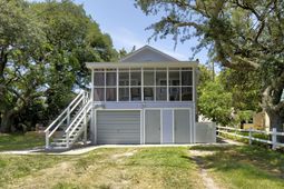 401 17th Ave. S photo 4