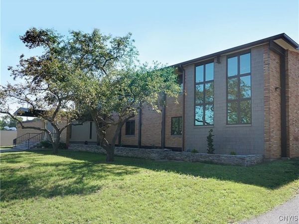 124-40 Swansea Drive, Unit 2, Syracuse, NY 13206