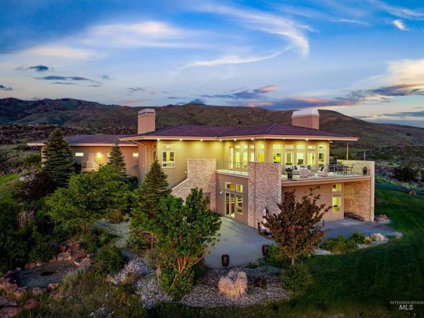 6329 E Wildhorse Ln, Boise, ID 83712