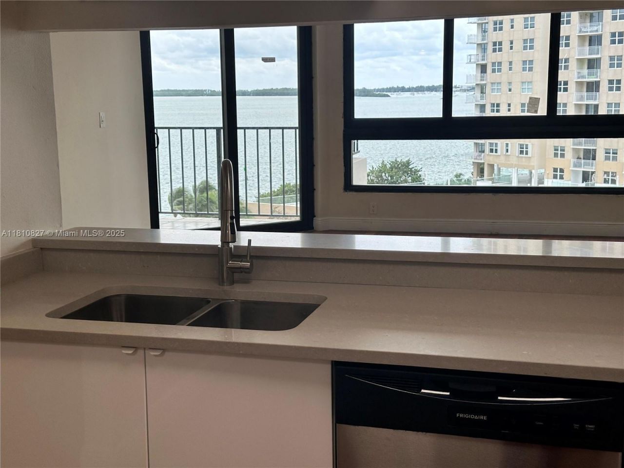 520 Brickell Key Dr, Unit A811, Miami, FL 33131 Photo