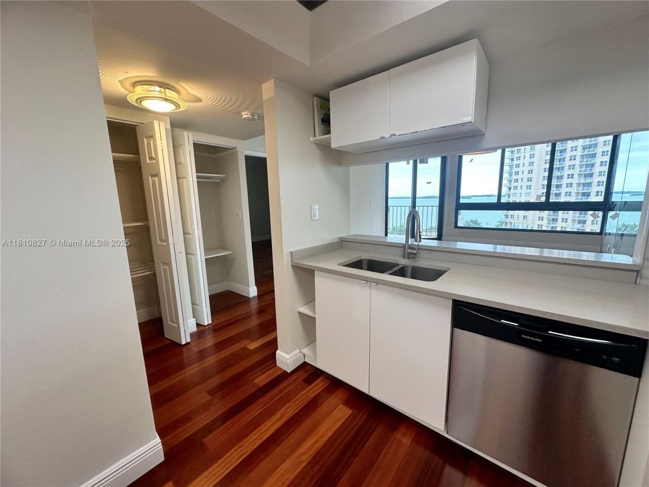520 Brickell Key Dr, Unit A811, Miami, FL 33131 Photo