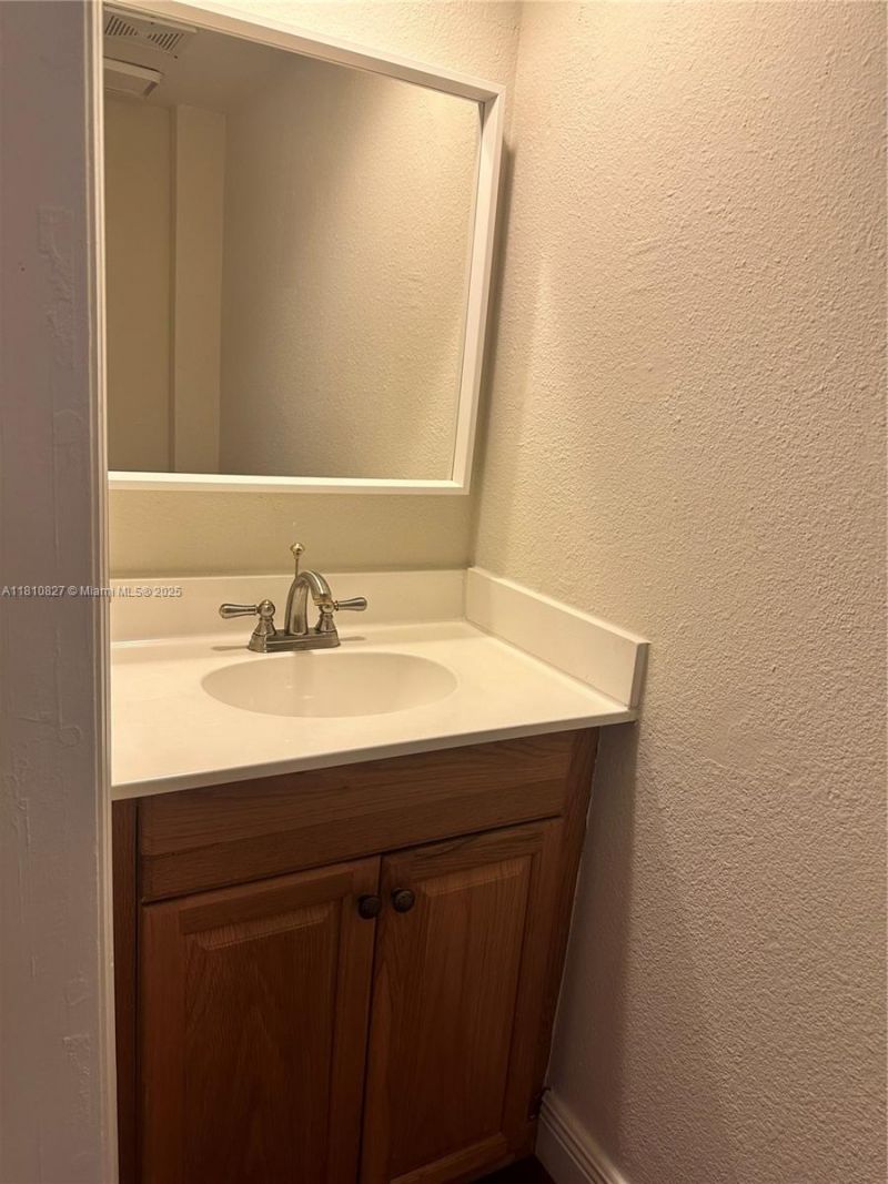 520 Brickell Key Dr, Unit A811, Miami, FL 33131 Photo