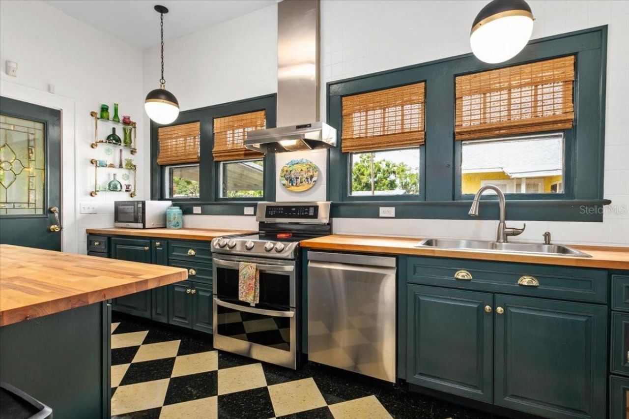 2326 2nd Avenue E, Bradenton, FL 34208 Photo