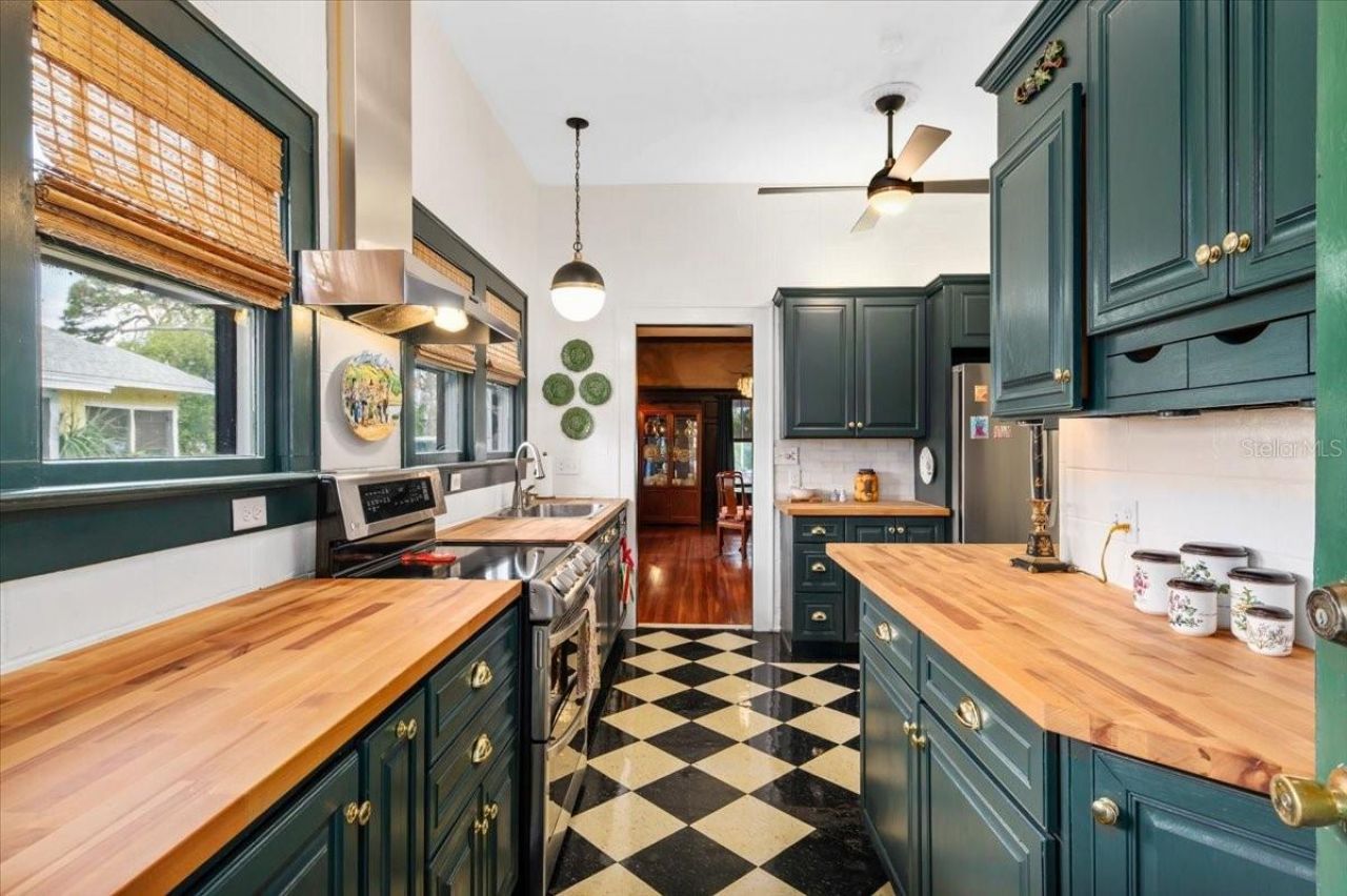 2326 2nd Avenue E, Bradenton, FL 34208 Photo