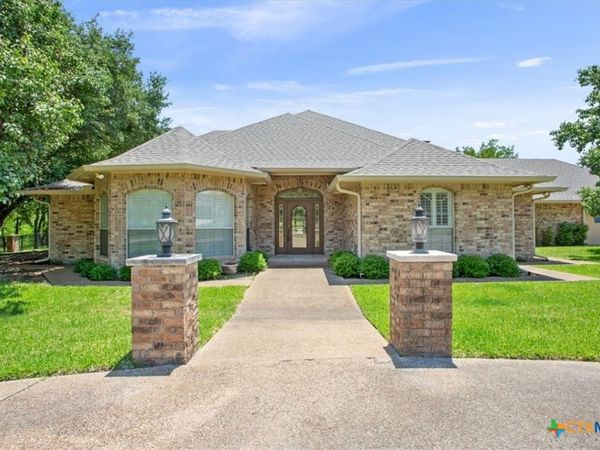 1204 Fairway Circle, Salado, TX 76571