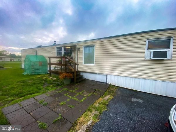 15 LETTI DRIVE, ELIZABETHTOWN, PA 17022