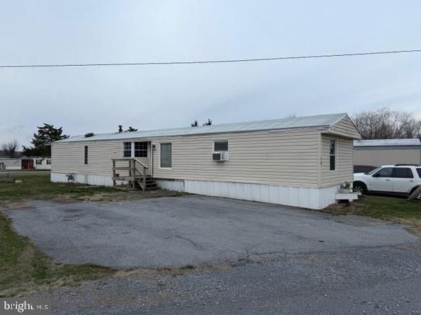 15 LETTI DRIVE, ELIZABETHTOWN, PA 17022