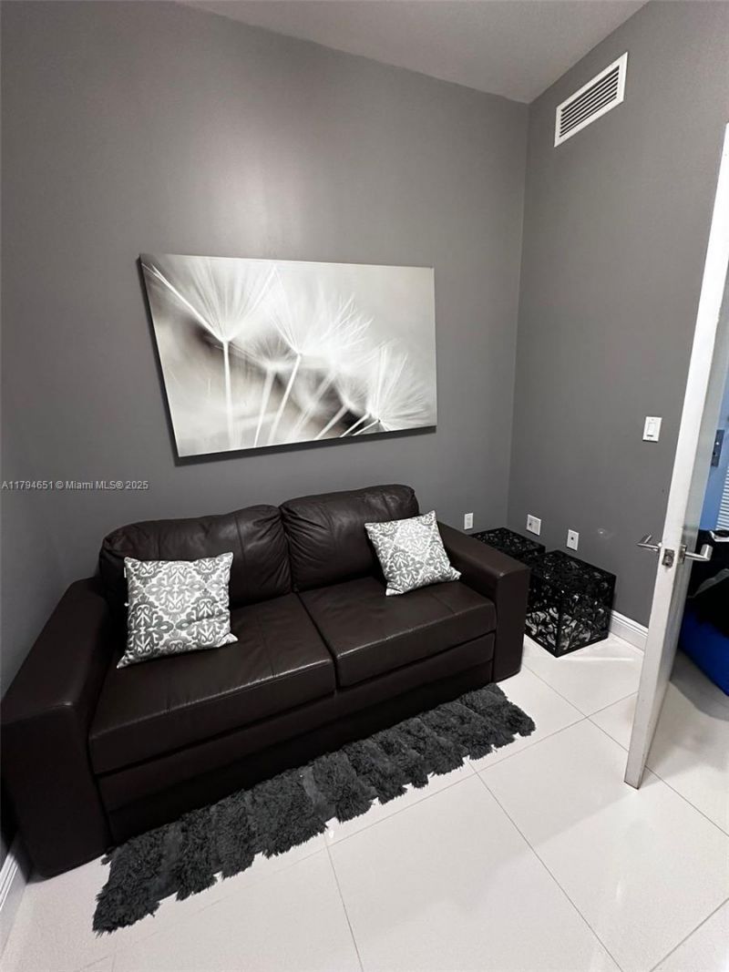 7930 East Dr, Unit 1007, North Bay Village, FL 33141 Photo