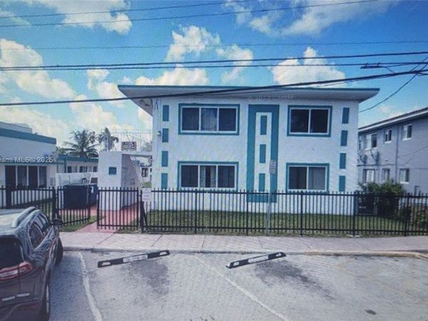 2101 Calais Dr, Unit 10, Miami Beach, FL 33141