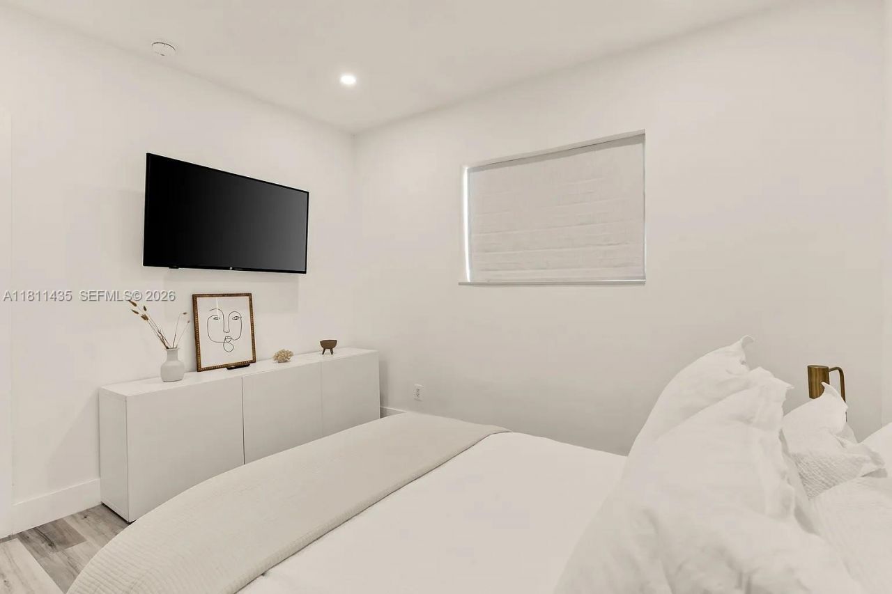 1237 NW 33rd Ave, Miami, FL 33125 Photo