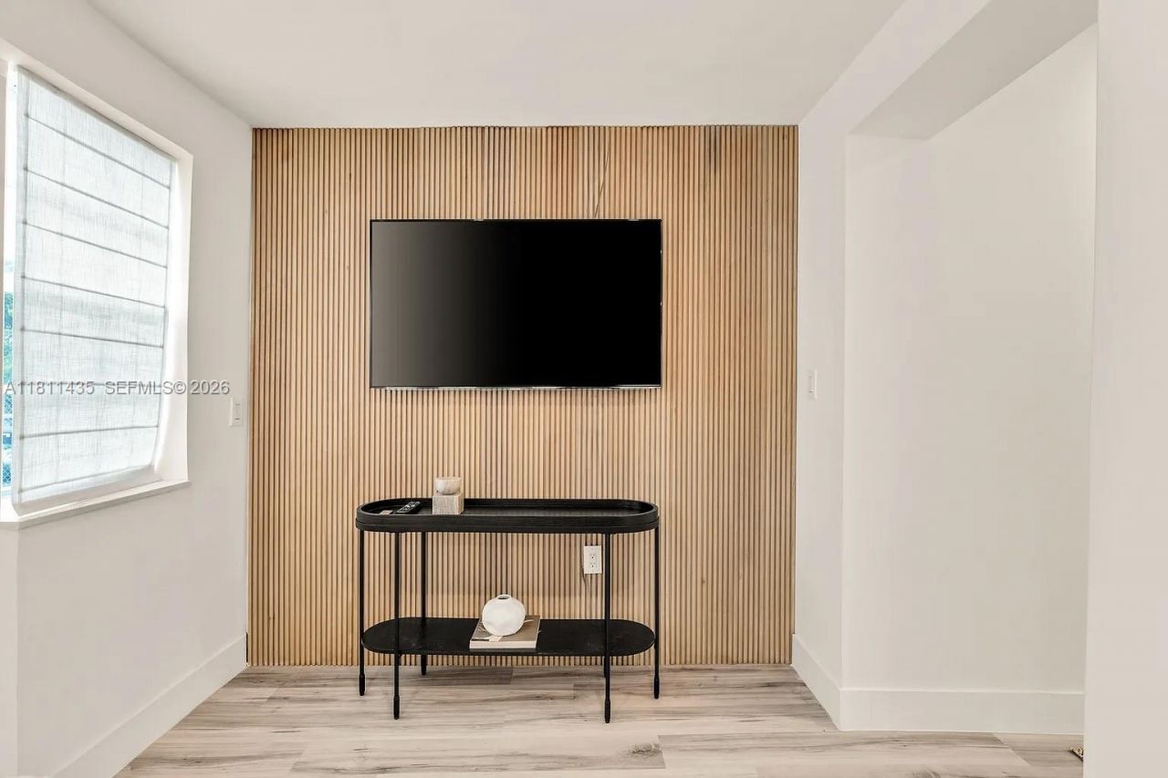 1237 NW 33rd Ave, Miami, FL 33125 Photo