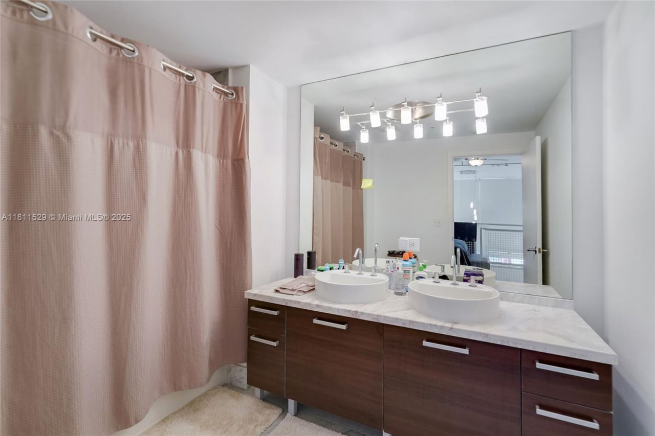 244 Biscayne Blvd, Unit 644, Miami, FL 33132 Photo