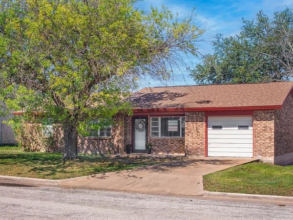 2006 S High Street, Brady, TX 76825