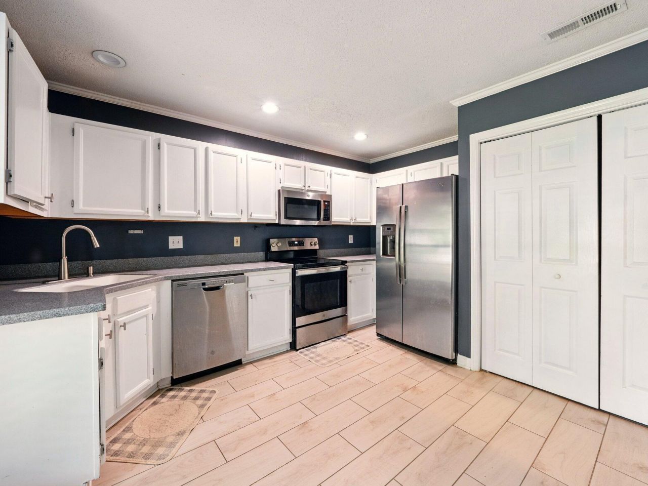 113 Mapperton Court Photo 11