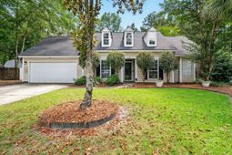 113 Mapperton Court photo 4