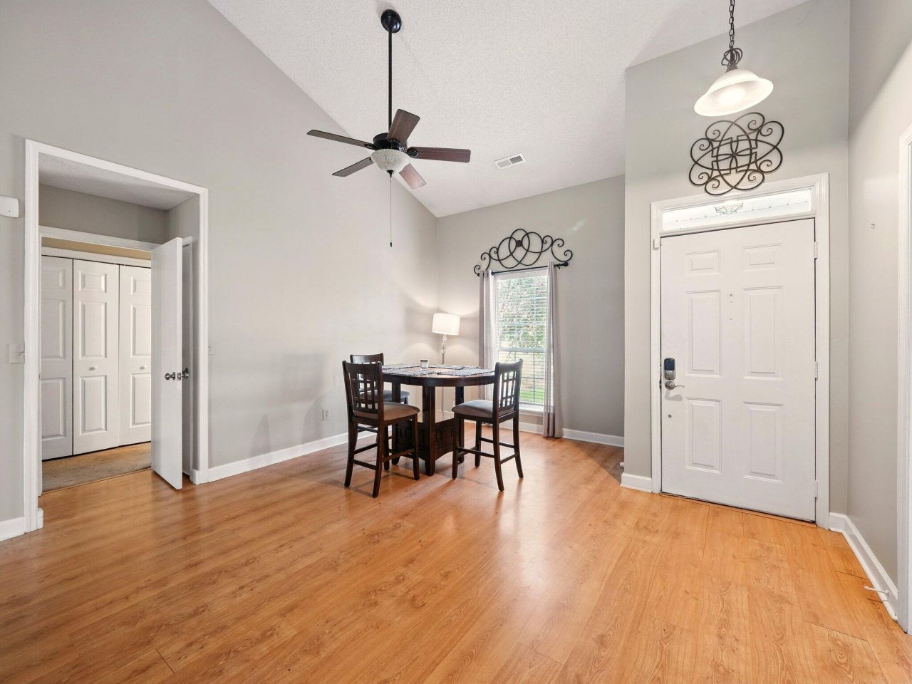 113 Mapperton Court Photo 22