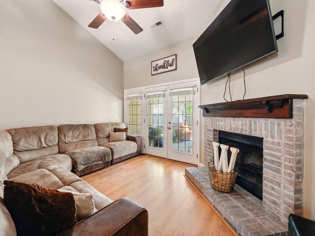 113 Mapperton Court Photo 8