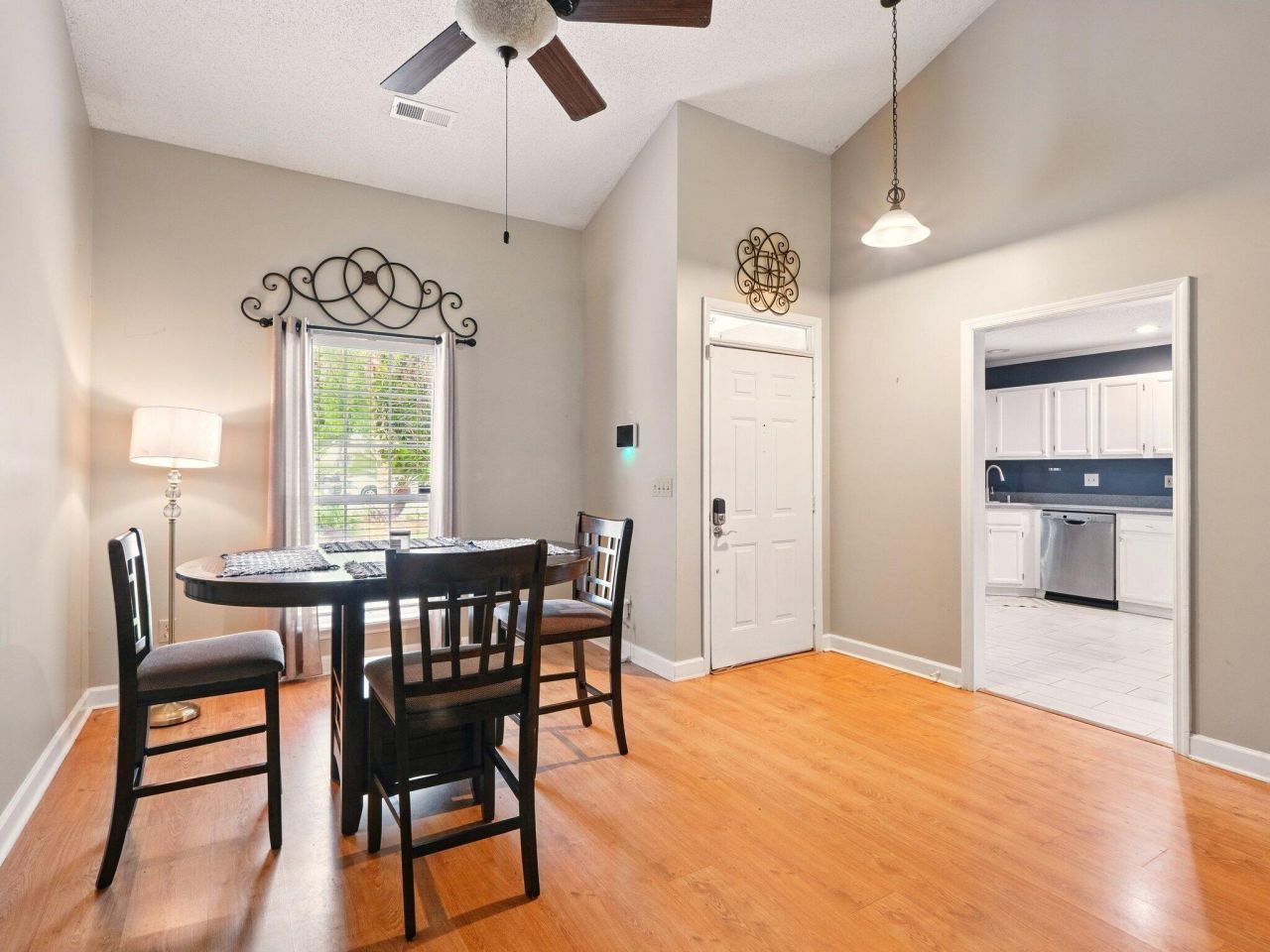 113 Mapperton Court Photo 9