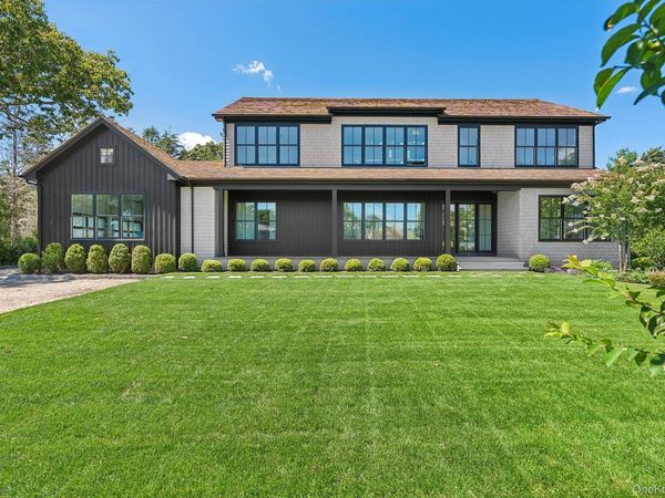 25 Liberty Street, Westhampton Beach, NY 11978