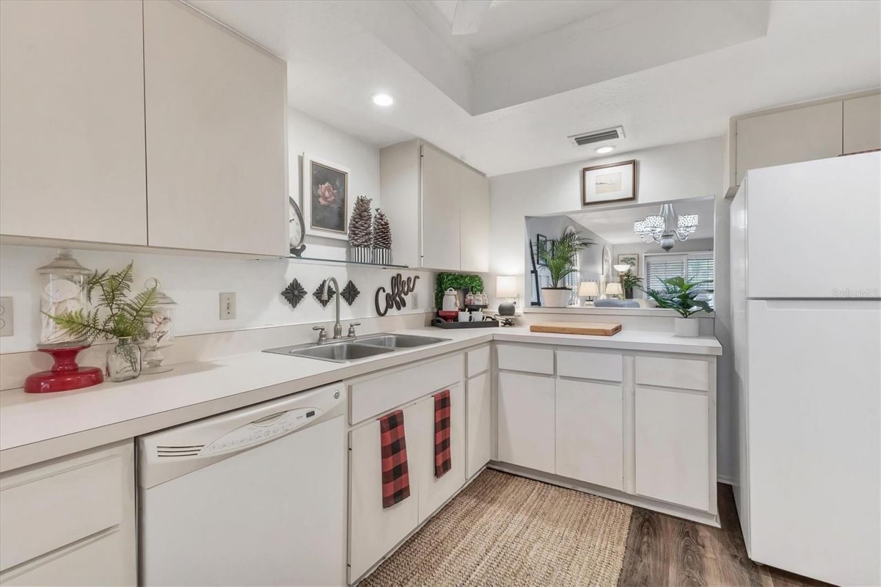 6501 Mourning Dove Drive, Unit 215, Bradenton, FL 34210 Photo