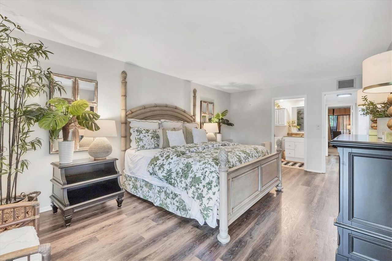 6501 Mourning Dove Drive, Unit 215, Bradenton, FL 34210 Photo