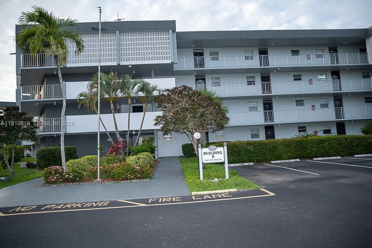 2861 NW 47th Ter, Unit 201A, Lauderdale Lakes, FL 33313 Photo